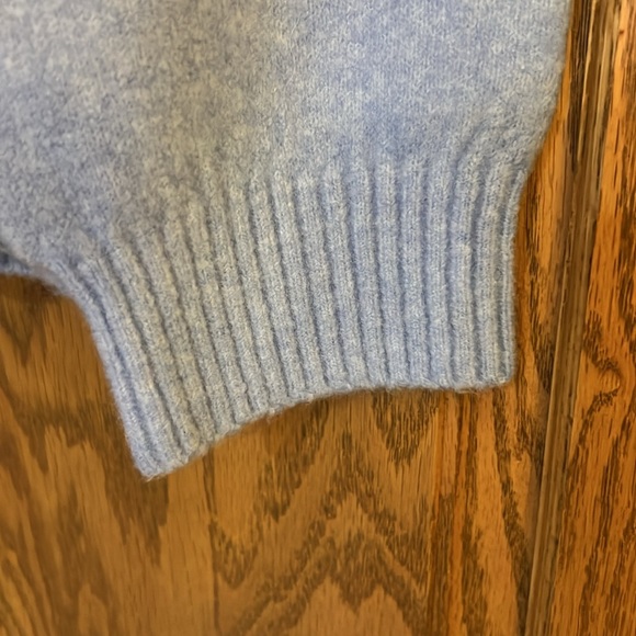 NWT Loft V Neck sweater, Size Large - Picture 5 of 8